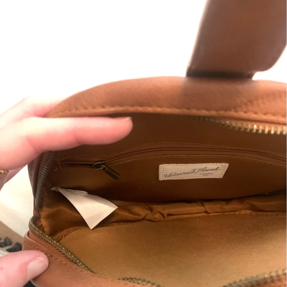 Universal Thread purse. - Picture 2 of 2